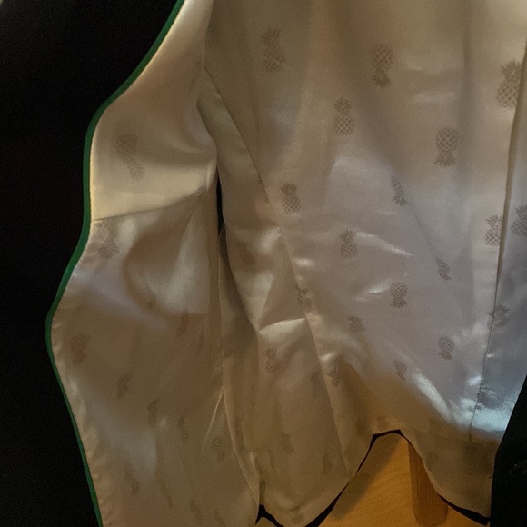 Blazer - Picture 3 of 3